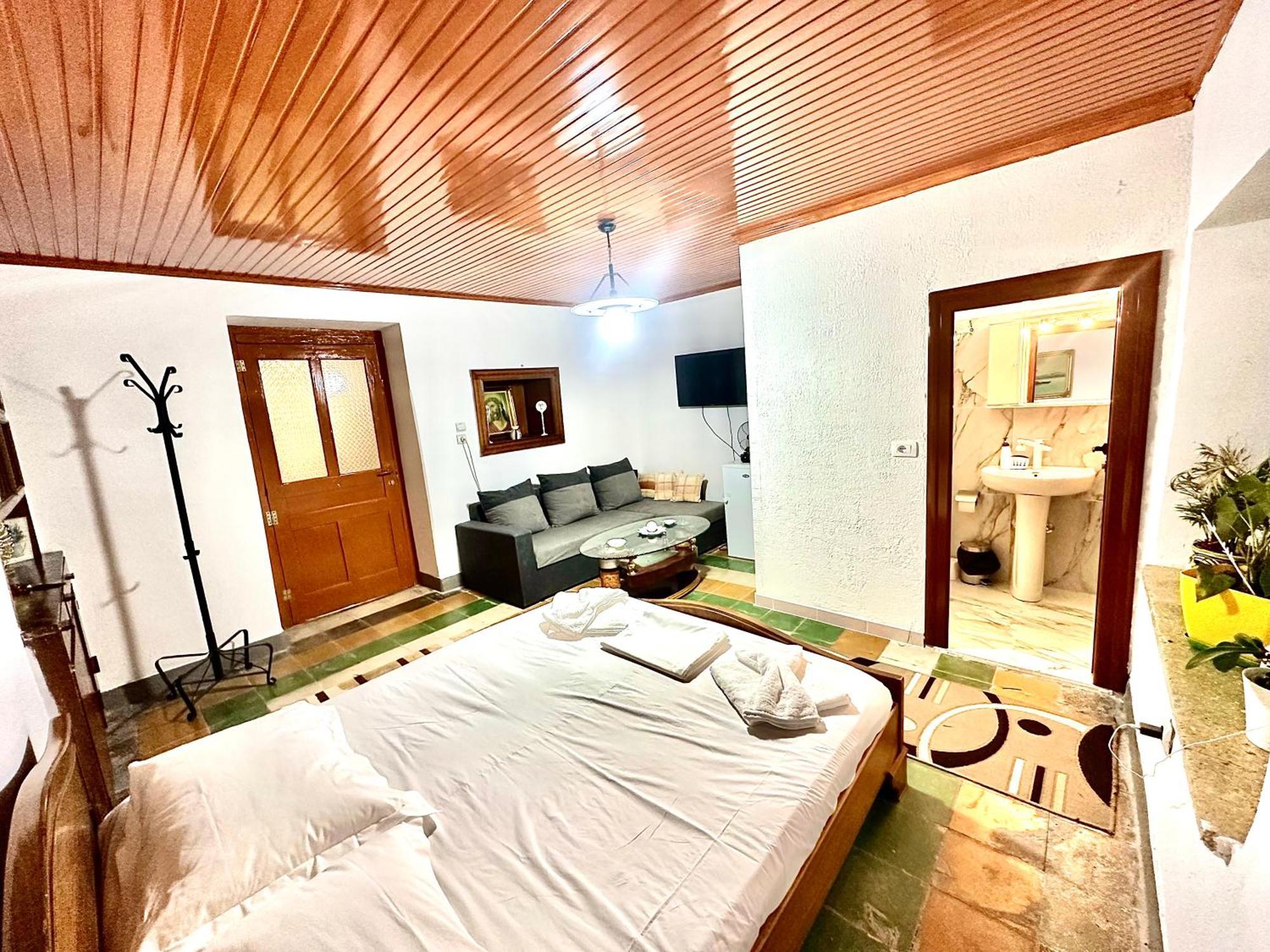 ホテル Grandpas House ジロカストラ エクステリア 写真