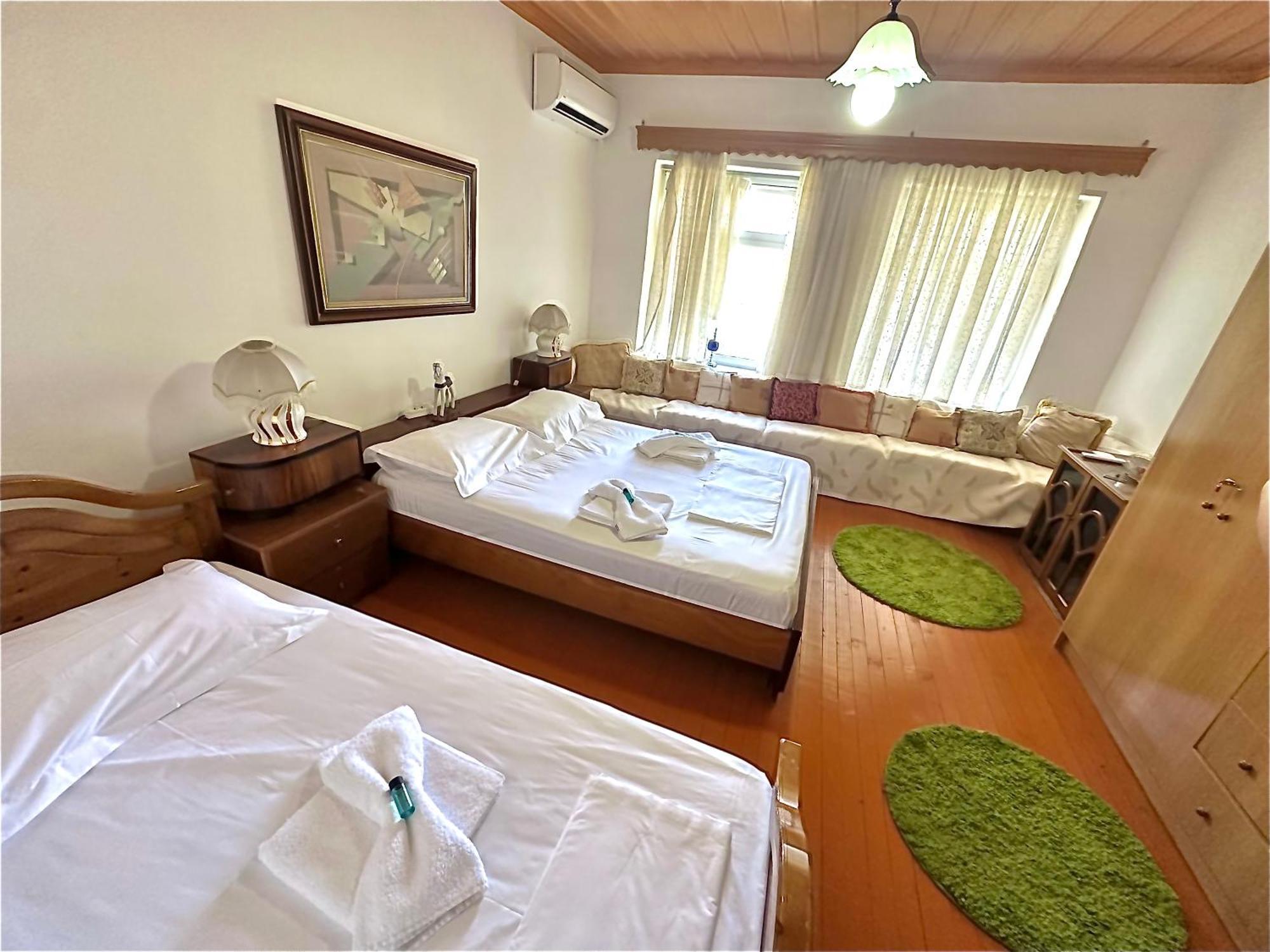 ホテル Grandpas House ジロカストラ エクステリア 写真